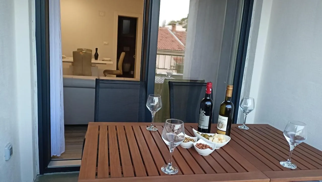 Apartmani Srdarovic Drage Apartment